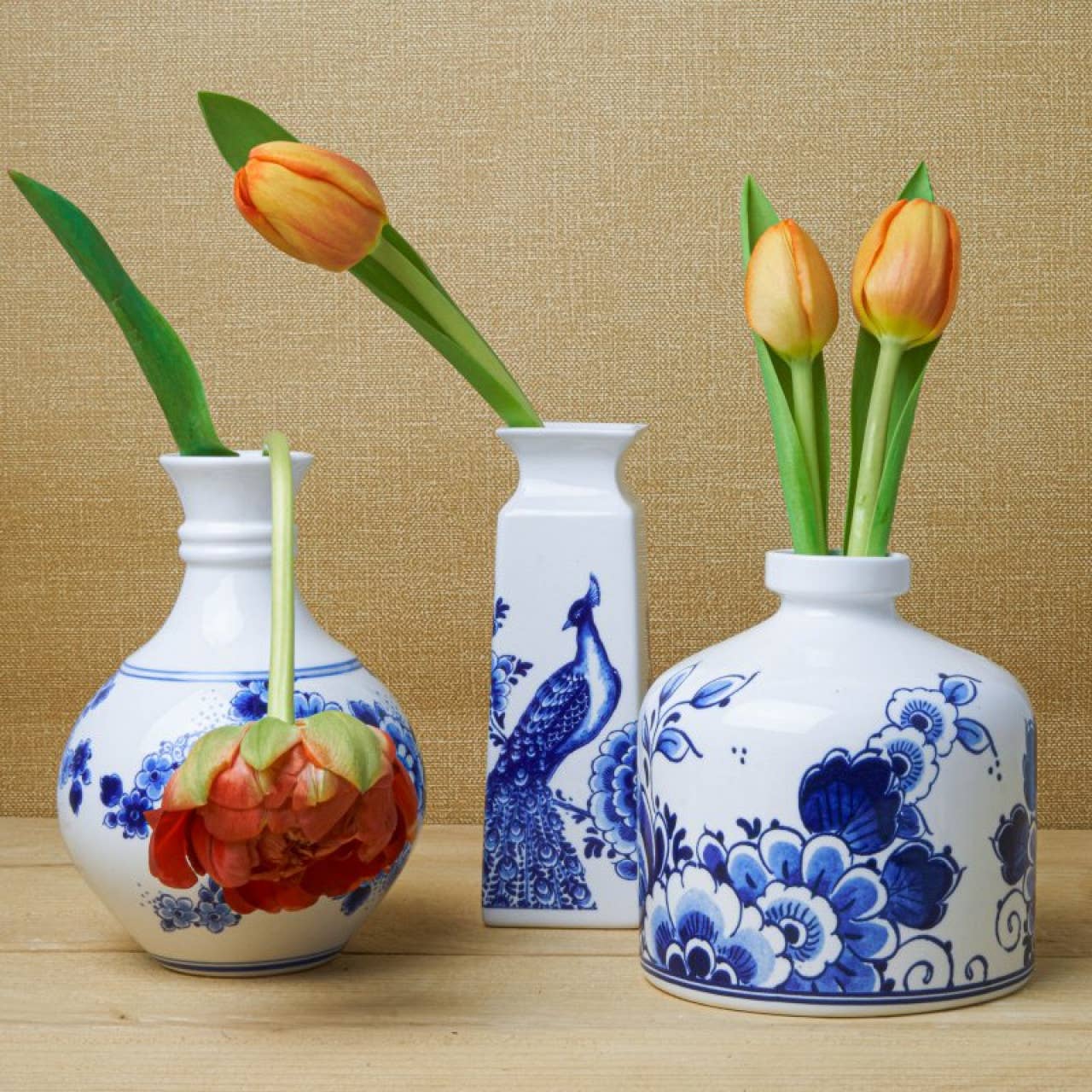 Round flower vase