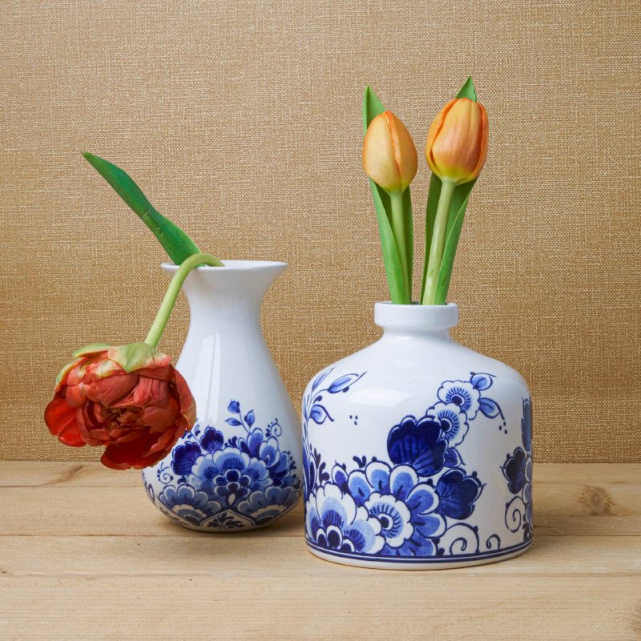 Round flower vase