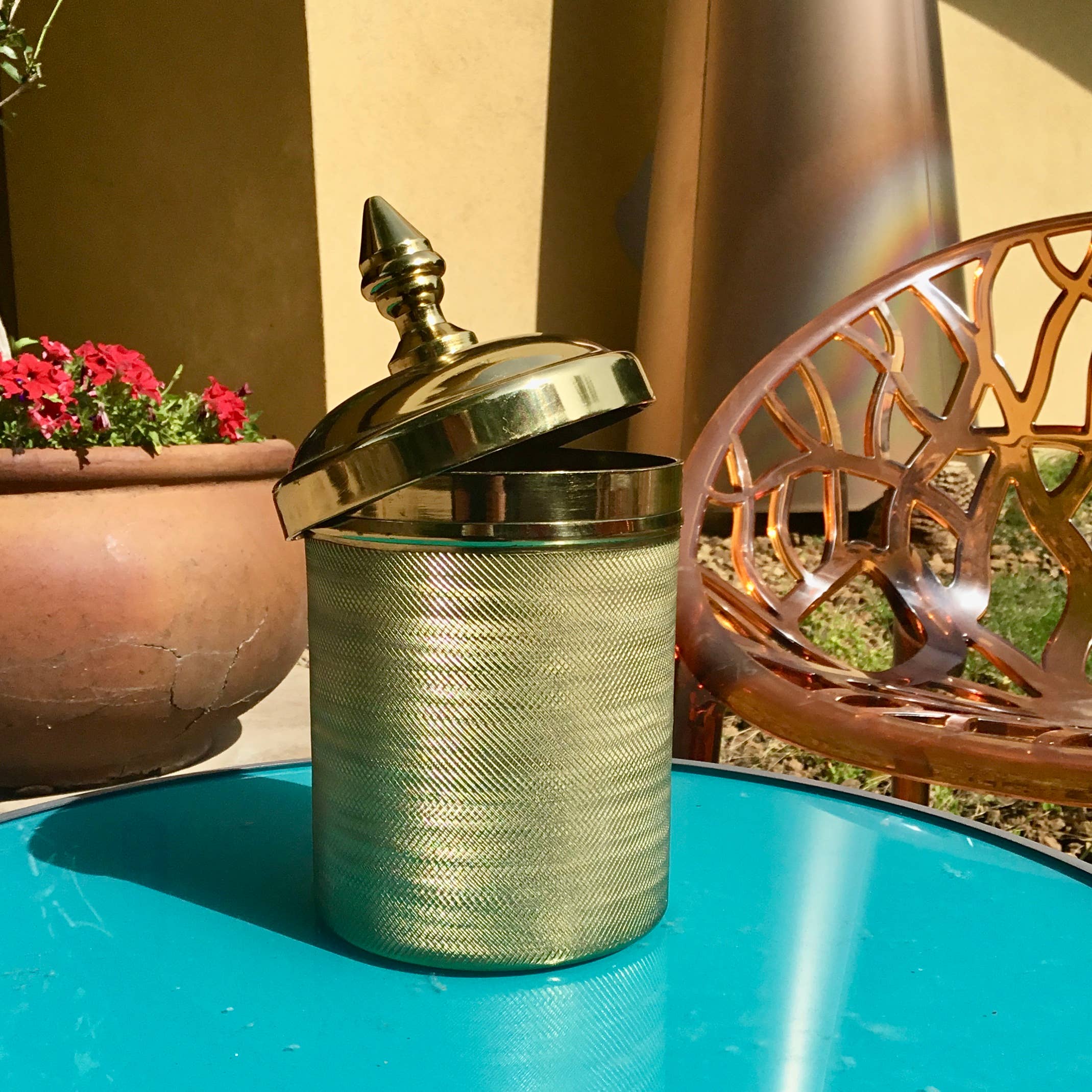 Gold Alum Elegant Etched Round Box w/ Polished Lid Medium